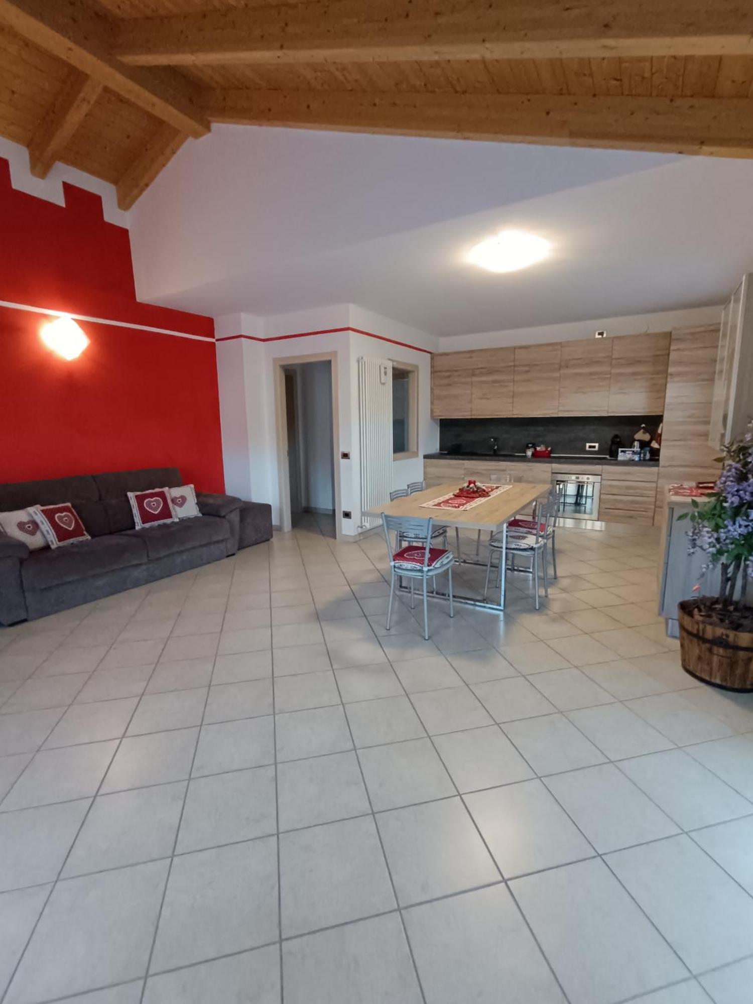 Pisolo Selvaggio Apartment Tirano Bilik gambar